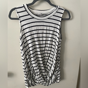 Sleeveless Blouse‎